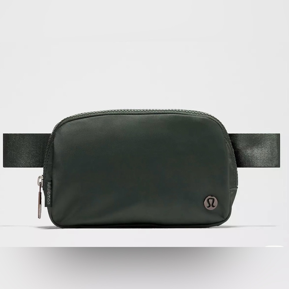 NWT - Everywhere Belt‎ Bag 1L Rainforest Green
